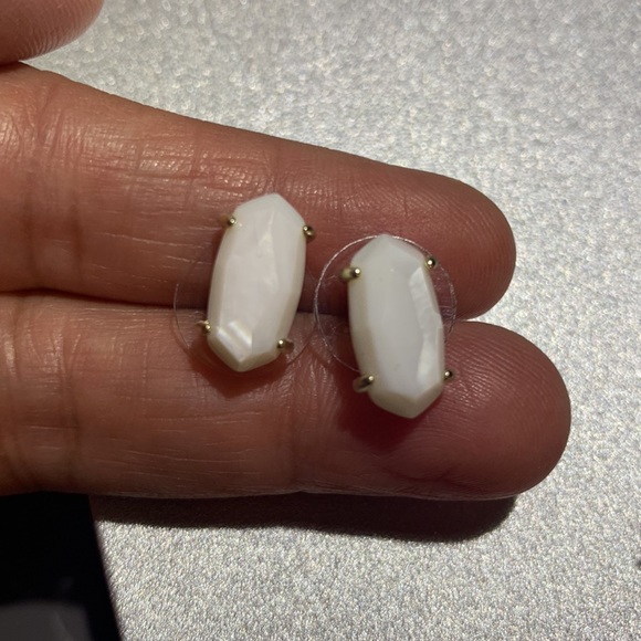 Kendra Scott earrings w filagree backing - Picture 5 of 12